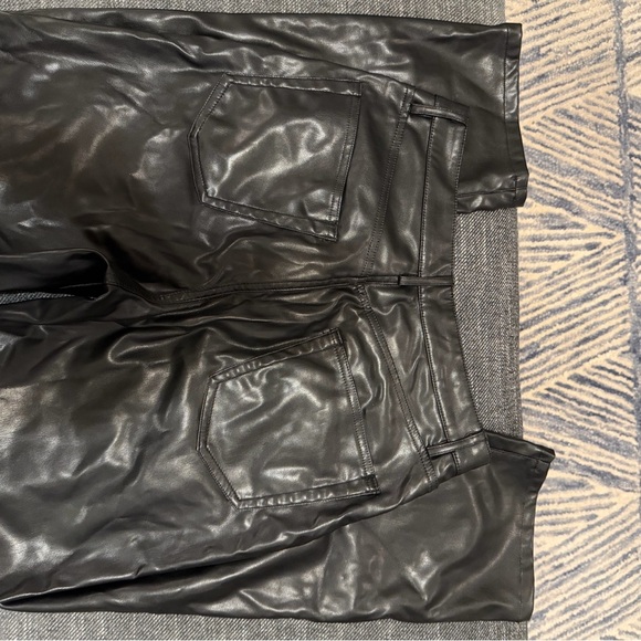 Women's Divided by H&M Faux Leather Black Size 6 Jeans - Picture 5 of 6